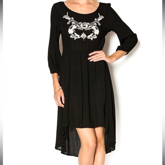 𝅺DOUBLE Zero Altar’d State NWT Black Gauze Hi low Dress Medium Boho Embroidered - Picture 1 of 10